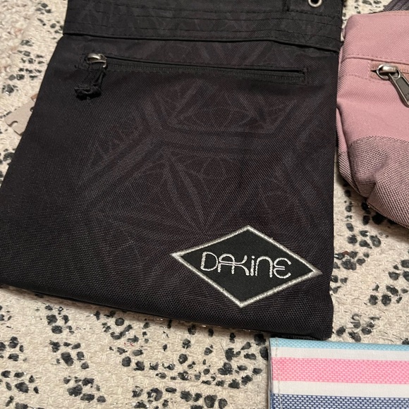 Lot of 3 Dakine/Po Campo Travel Crossbody Bags & Wallets - Picture 2 of 9